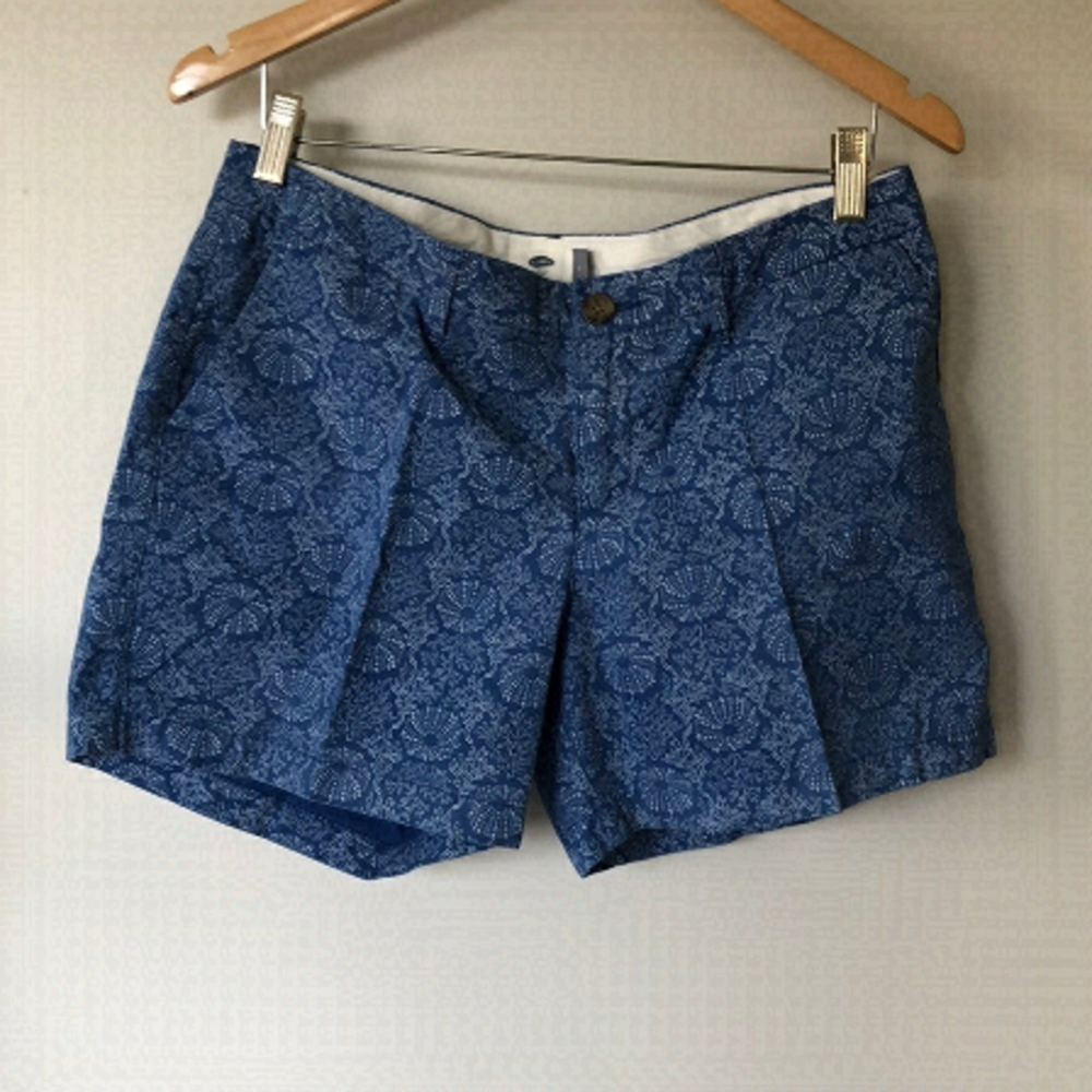 OLD Navy shell pattern shorts